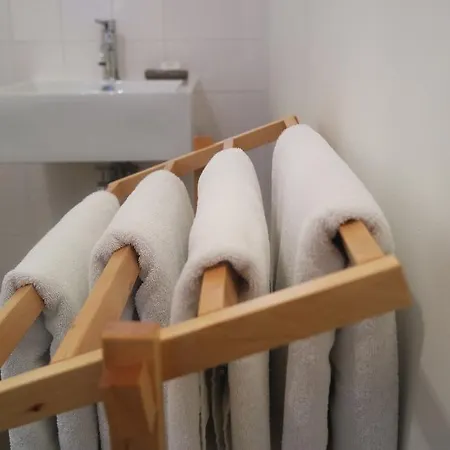Alberti - Bed & Bike Rotterdam