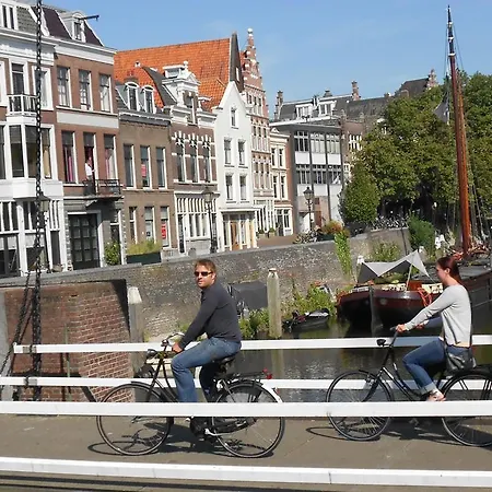 Alberti - Bed & Bike Panzió Rotterdam