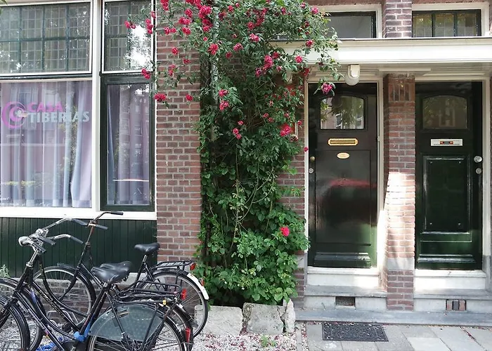 Alberti - Bed&bike 3*